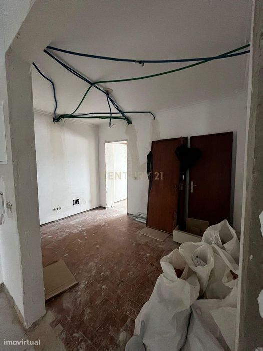 Apartamento T2 com Vista Panorâmica em Queluz, Sintra