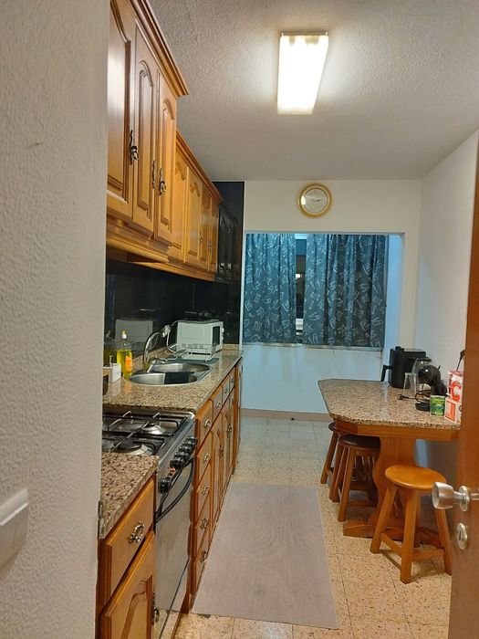 Quarto Loures com despesas incluídas com 2 wc