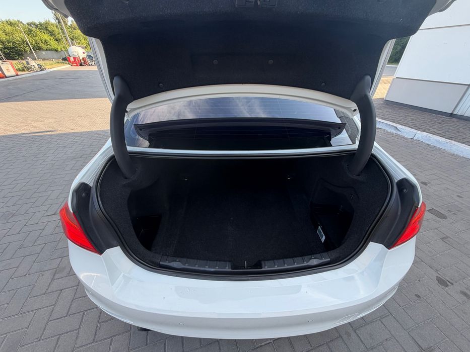 Продам BMW F30 Официальный авто