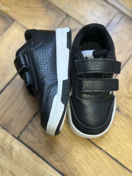 Кросівки adidas дитячі