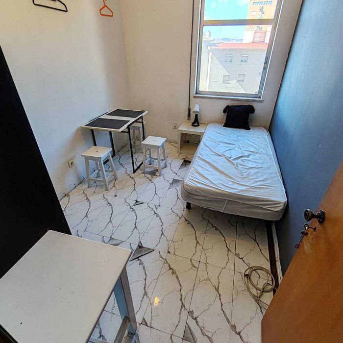 Quarto individual sem caução Olivais Sul