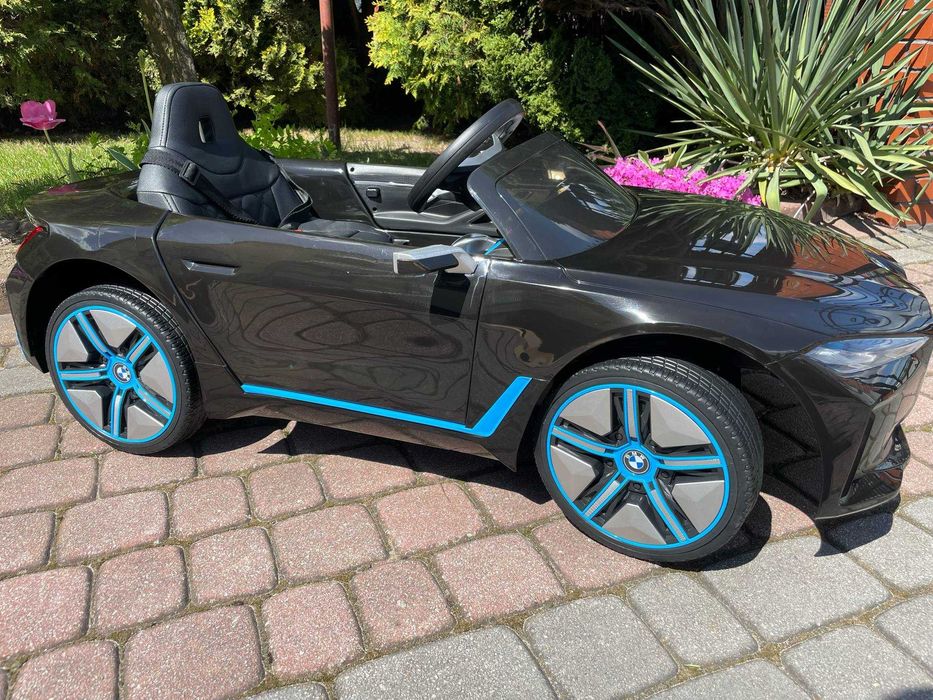 Autko BMW i4 4×4 na akumulator dla dzieci EVA Pilot samochód auto