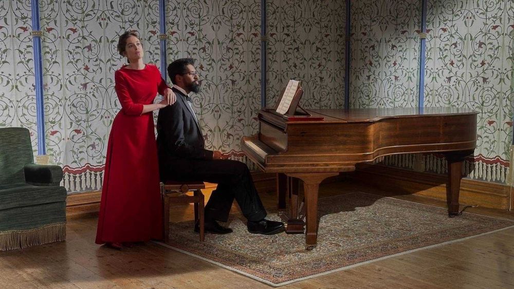 RESEEVADO Steinway & Sons B 211cm em Pau Santo