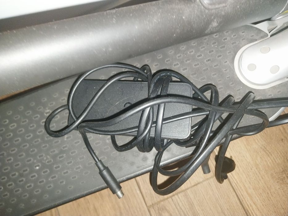 Trotinete elétrica XIAOMI Mercedes (Autonomia:30km -preta)