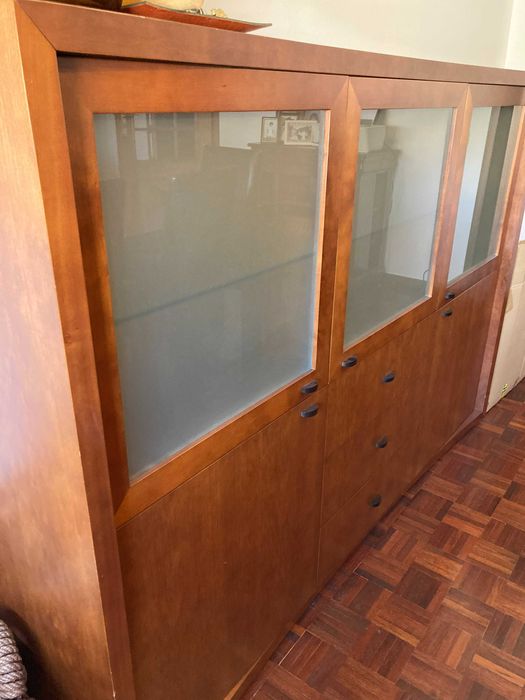 Louceiro moderno em cerejeira