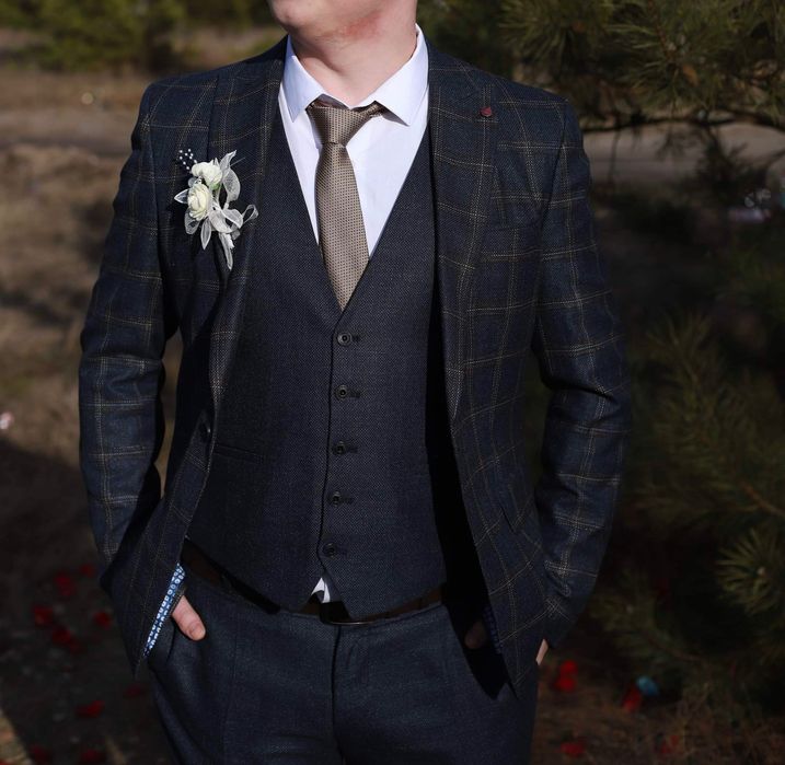 Костюм трійка чоловічий ADO