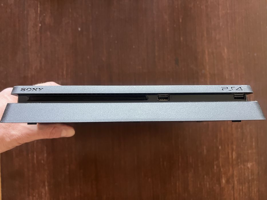 Konsola PS4 slim 500GB