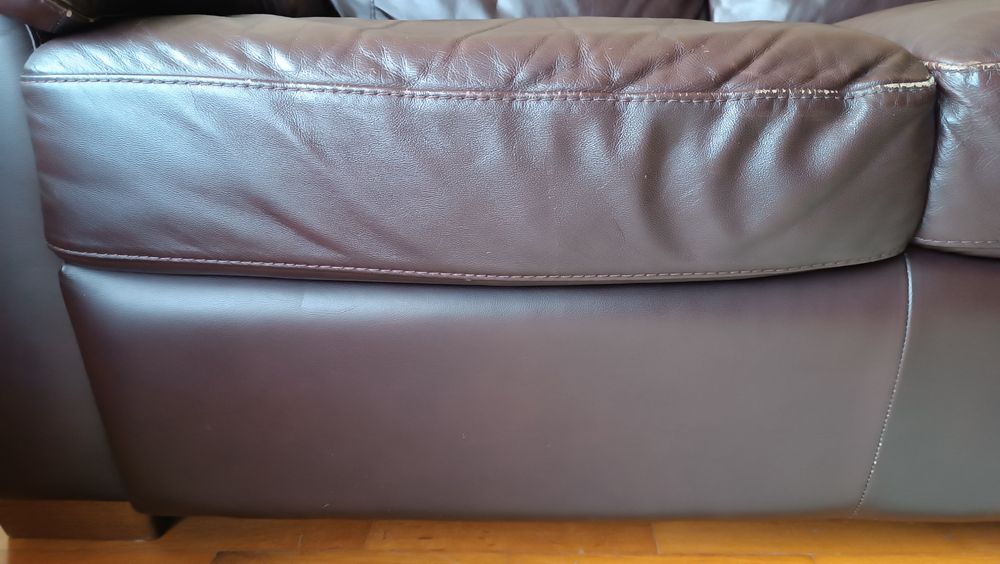 Sofá 2 lugares em pele, do IKEA