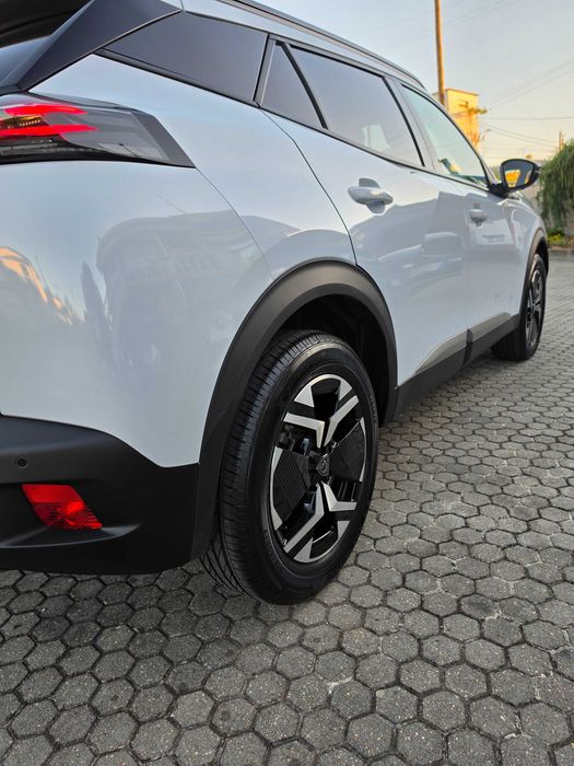 Peugeot 2008 ii facelift 1.2i 130cv EAT8 ALLURE