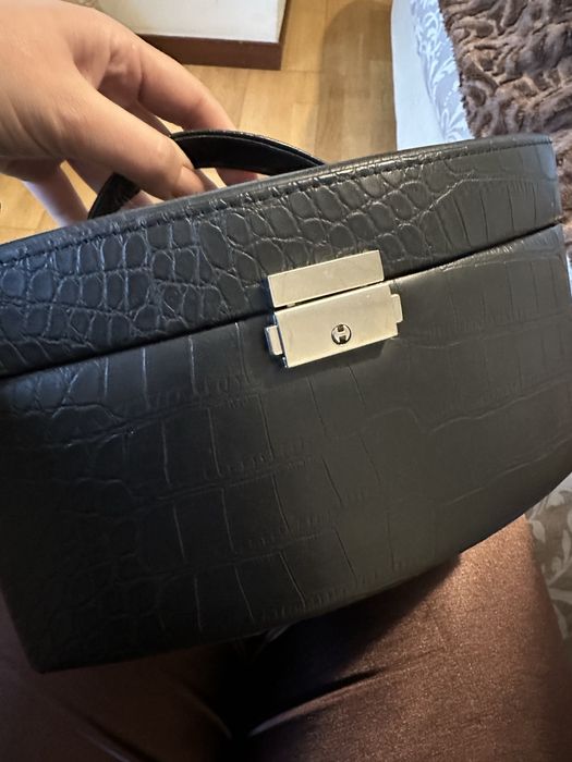 Porta-joias em OTIMO estado