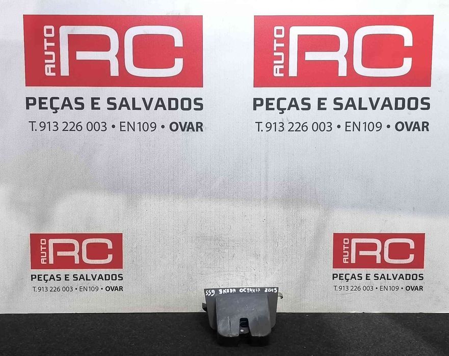 Fechadura / Fecho da Mala 5E0827505A - SKODA OCTAVIA III