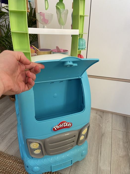 Zabawka wielka lodziarnia na kółkach Play-Doh