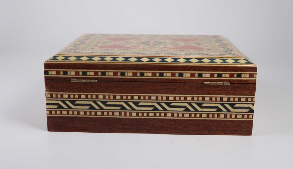 Caixa em madeira marchetaria