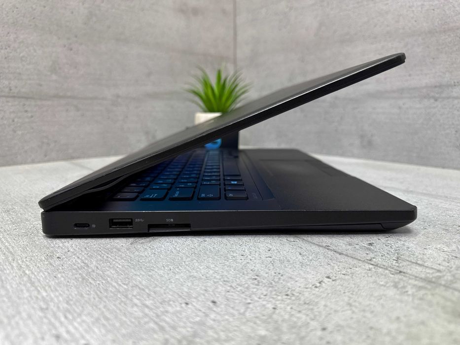 Мультимедійний ноутбук Dell 5480/i5-6300U/8gb ddr4/14" HD