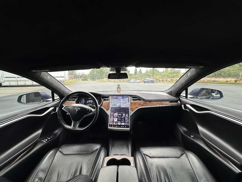 Tesla Model S P100D      2016