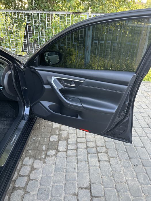 Продам nissan altima