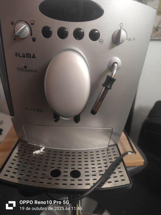 Máquina de café em grão Flama