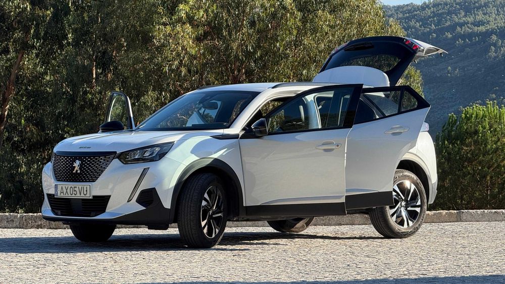 Peugeot 2008 1.2 PureTech 100 CV Allure | 27.000 km | 2023