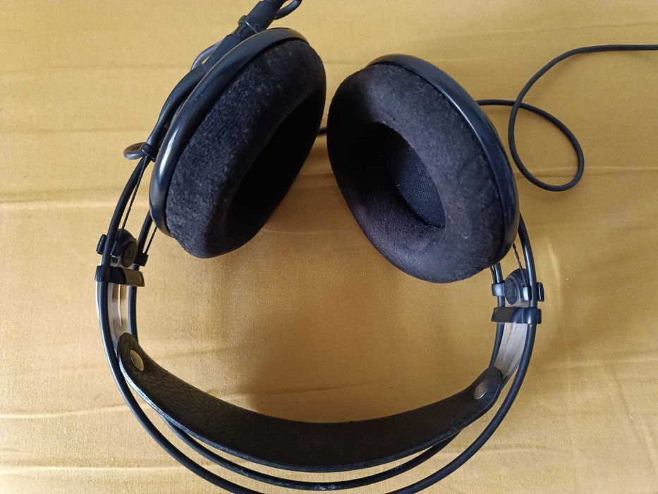 Headphones AKG -K 702 . Excelente Estado