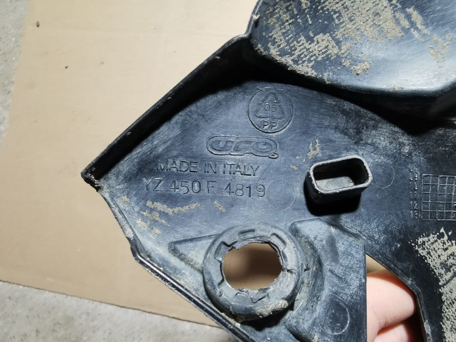 Yamaha yz 450 F osłona owiewka boczna tyl prawa panel