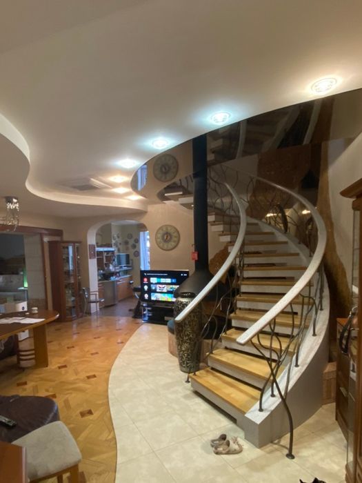 Продам пентхаус 215 м2 в клубном доме в центре !!!830$ за м2!!!