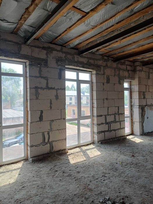Продам приміщення комерційного призначення