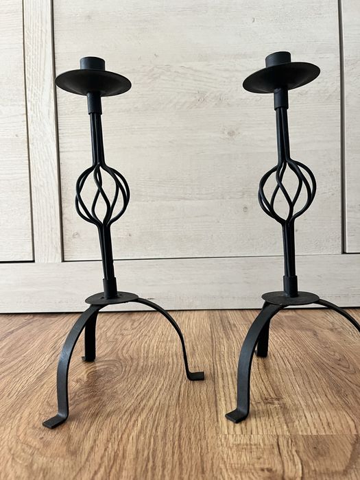 Castiçais em metal, antiguidade