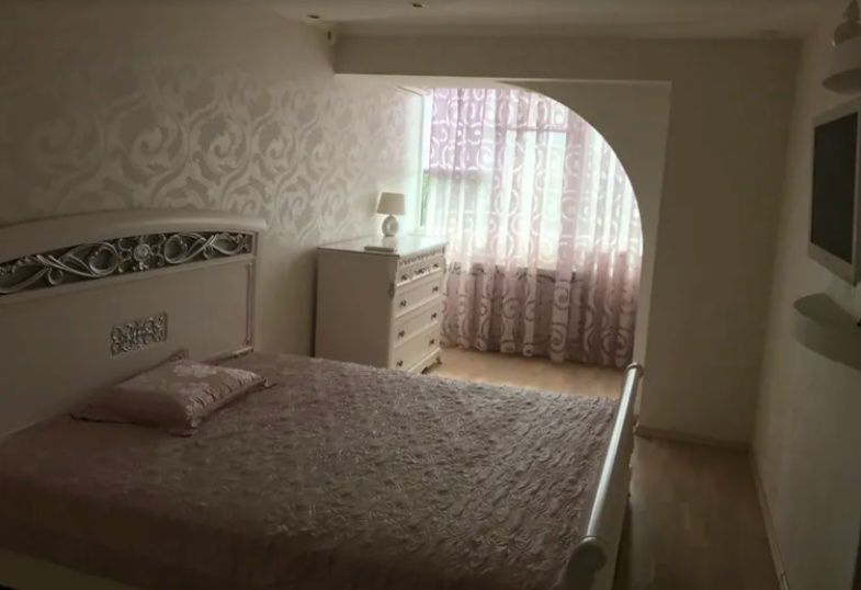 2 кімнатна квартираПарк ШевченкоКімнати роздільні.Цегляний будинокГАЗ.