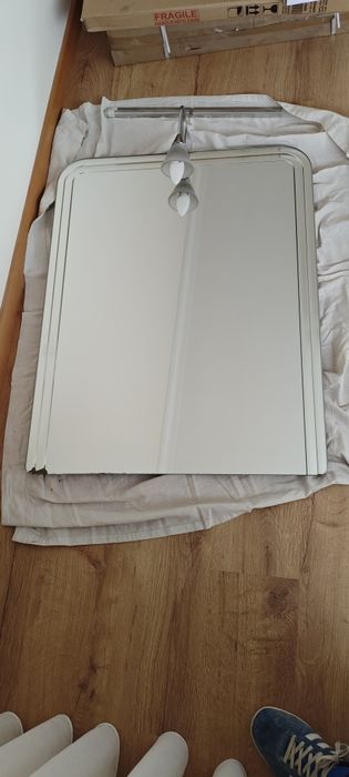 Móvel lavatório, resguardo banheira, torneiras, chuveiro