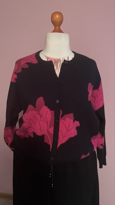 Cudny sweter rozpinany  40/42/44/46
