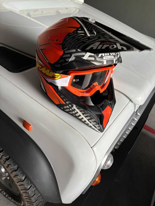 Capacete com óculos Airoh Helmet