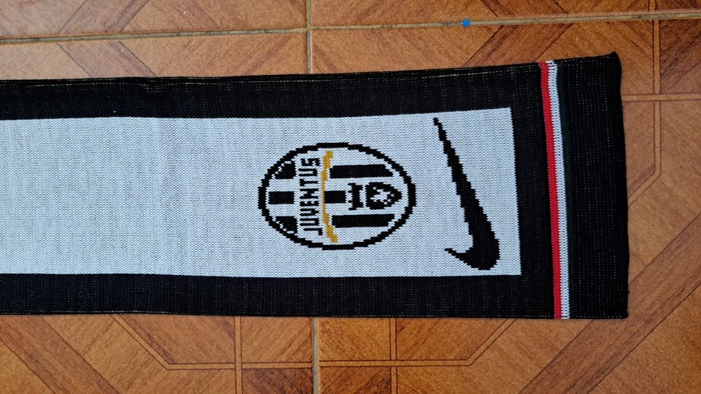 Cachecóis duplos da Juventus FC