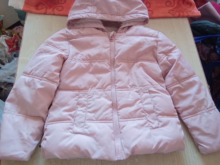 Продам детскую  куртку  на 1,5;2,3,4,5,6,7 лет