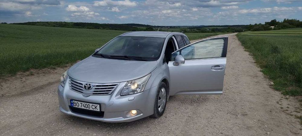 Toyota Avensis Т27 2,0 бензин/газ в доброму стані