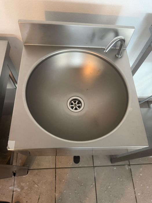 Lavatório Profissional em Inox com Pedal