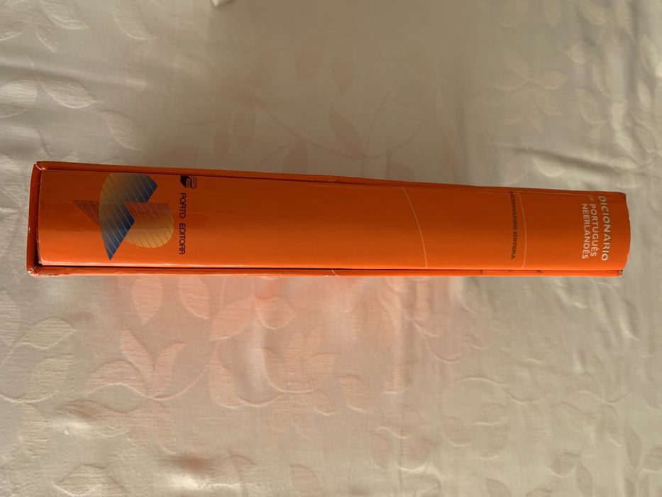 Dicionario Portugues-Neerlandes com a capa