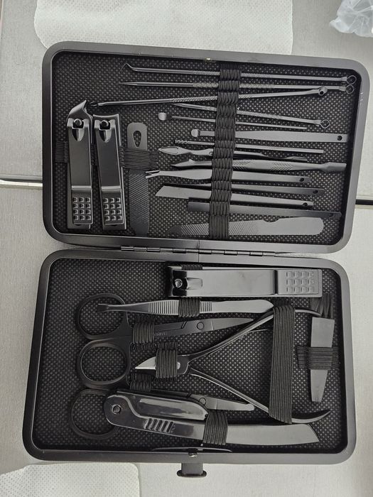 Манюкюрний набір для манікюру та педикюру 23 предметів Art Planet