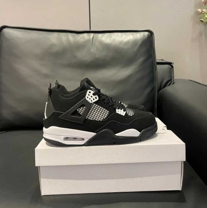 Jordan_4_Retro_R. 44