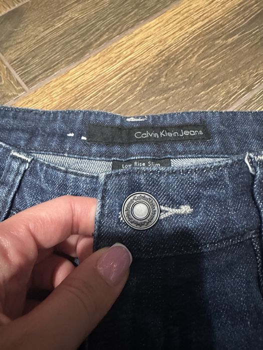 Нові прямі джинси за ціною Zara