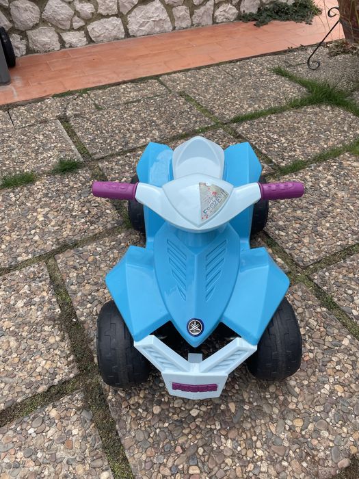 Moto 4 Frozen a bateria