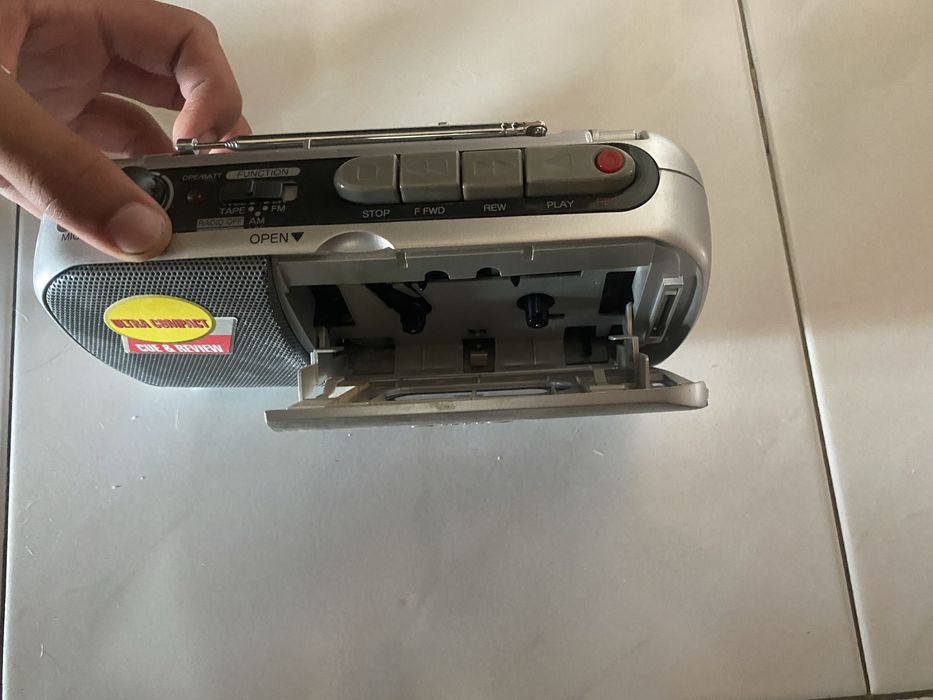 Radio e cassete e despertador