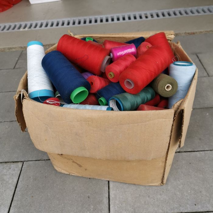 Nici duże i małe szpulki