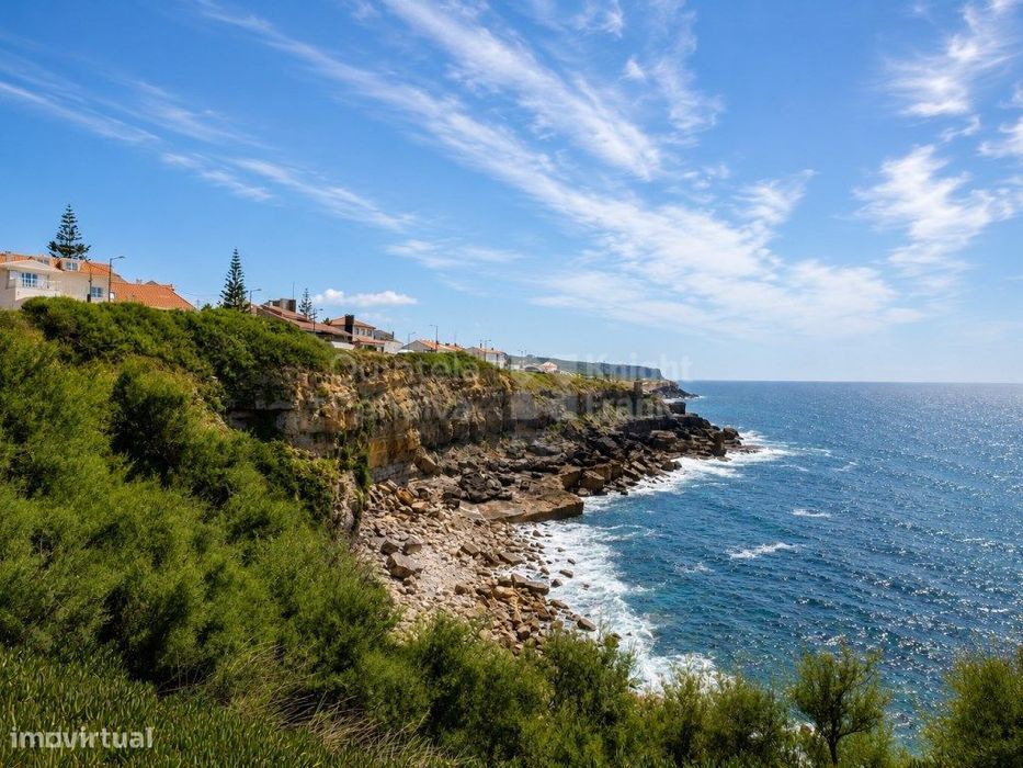 Terreno exclusivo com vista mar para moradia em Sintra