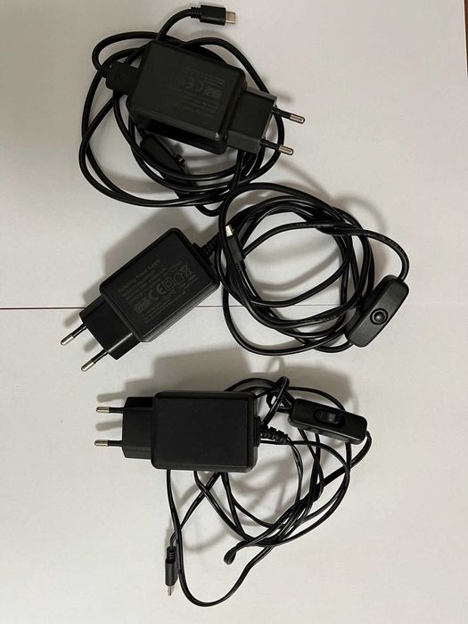 Raspberry Pi 3 Chargers – 5.2 V – 2.5 A with Switch64738893200643120