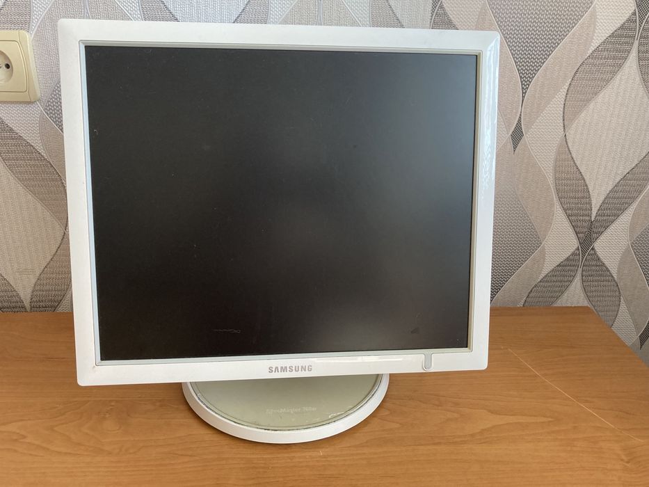 Продам монитор Samsung 17 “