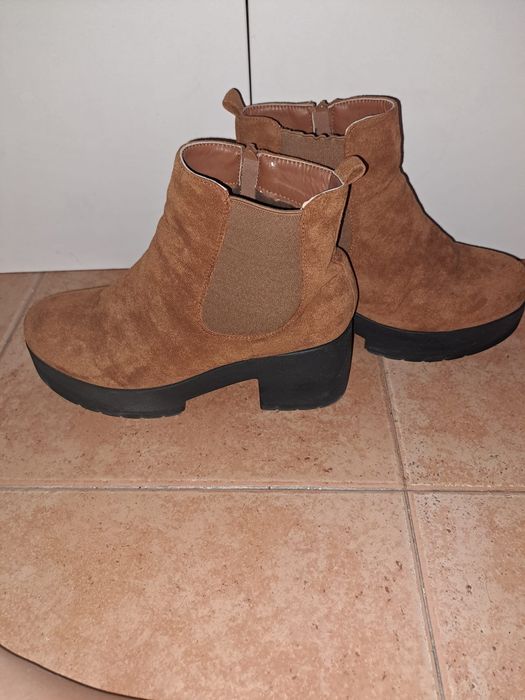 Botas castanhas 39