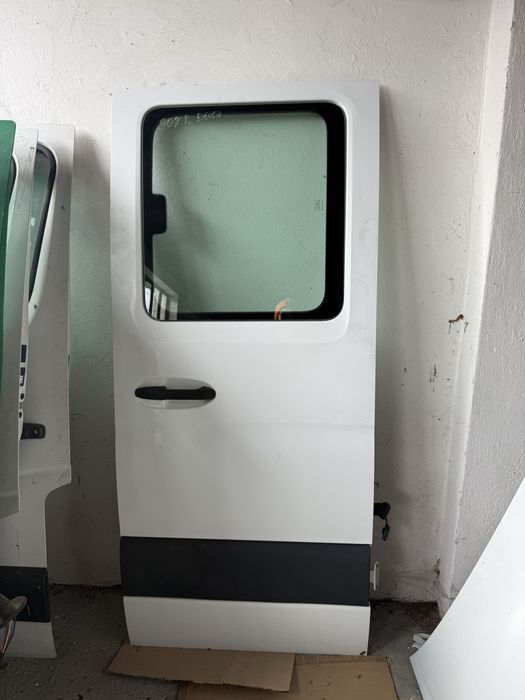 Drzwi tylne tył prawe Doka bubel kabina Sprinter W907 907