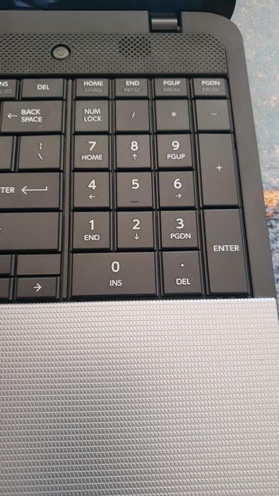 Toshiba Satellite C855-S5355 Cinza (RAM 8GB DDR3 / HDD 500GB)