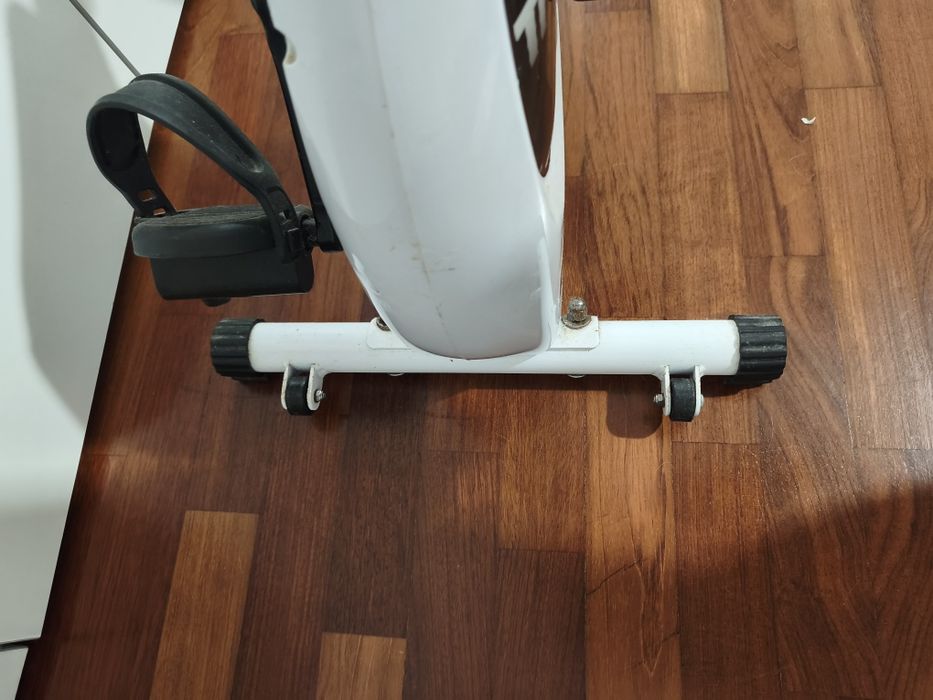 Bicicleta estática dobrável