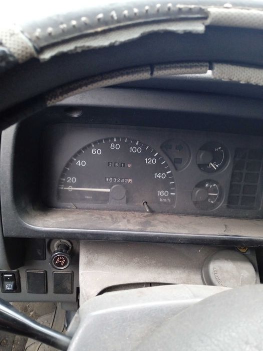 Бус Mazda E2200 пасажир 1997 рік